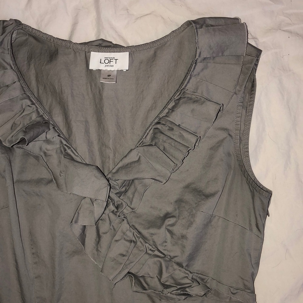 Sleeveless ruffled top Loft dress